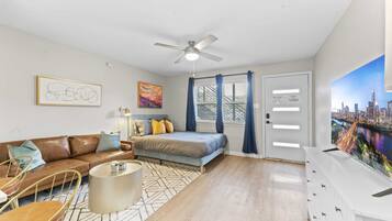 1 chambre, bureau, fer et planche à repasser, Wi-Fi