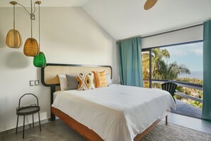 King Room Balcony with ocean view | Individuelt dekorert, individuelt innredet og wi-fi (inkludert)