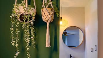 Twin Room Garden with ocean view | Sérhannaðar innréttingar, sérvalin húsgögn, ókeypis þráðlaus nettenging
