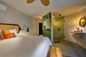 King Room Balcony with ocean view | Individually decorated, individually furnished, free WiFi, bed sheets - Catalina Tropical Lodge (Cabrera)