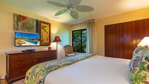 Room - Wailea Elua, #0807 1 Bedroom Condo by RedAwning (Kihei)