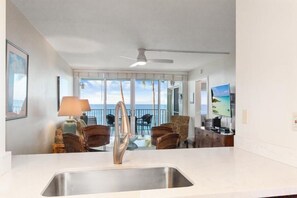 Apartment, 2 Schlafzimmer | Eigene Küche | Kühlschrank, Ofen, Wasserkocher mit Kaffee-/Teezubehör