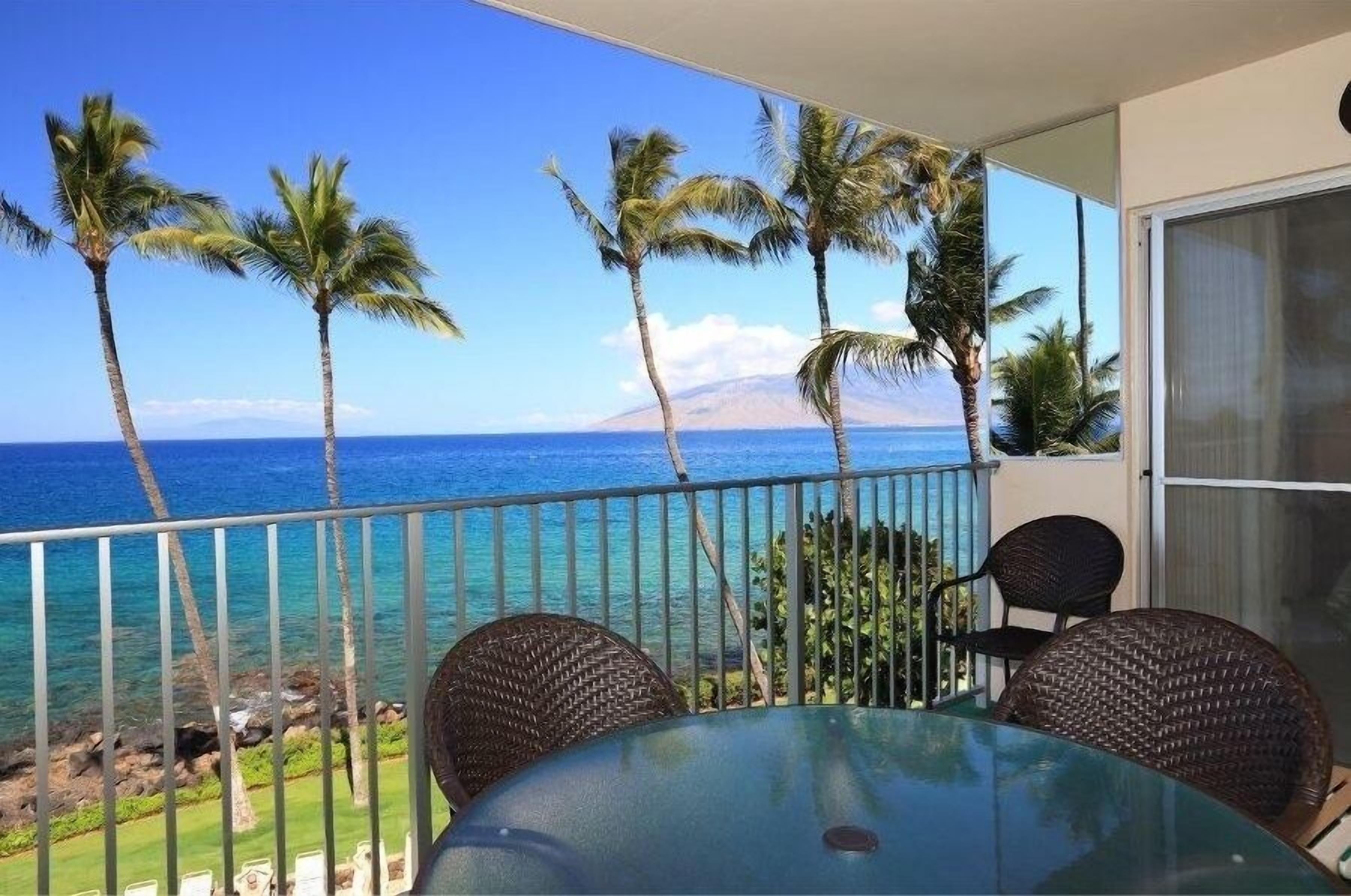 Condo, 2 Bedrooms | Outdoor dining