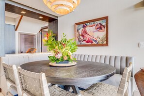 Condo, 3 Bedrooms | Dining