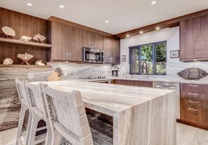 Condo, 3 Bedrooms | Private kitchen