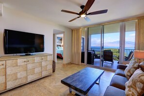 Condo, 2 Bedrooms | Living area