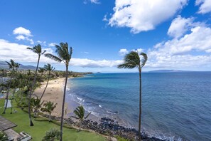 Beach - Kamaole Nalu, #105 2 Bedroom Condo by RedAwning (Kihei)