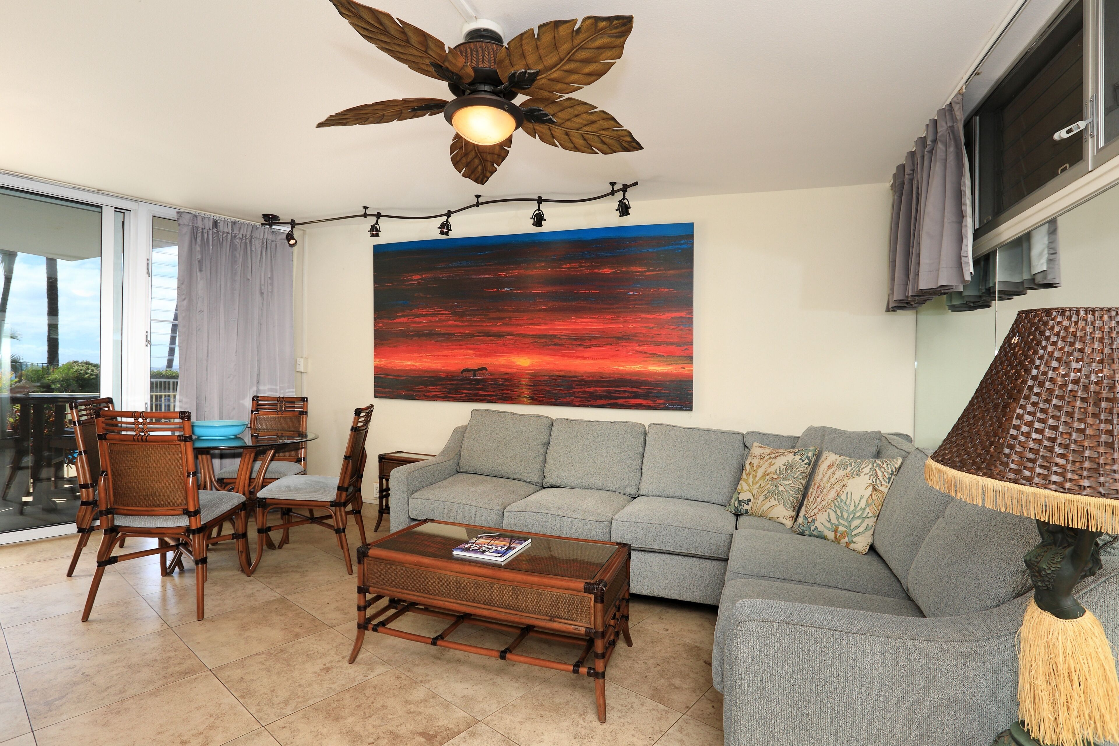 Condo, 2 Bedrooms | Living area