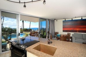 Condo, 2 chambres | Cuisine privée