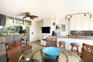 Private kitchen - Kamaole Nalu, #105 2 Bedroom Condo by RedAwning (Kihei)