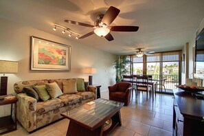 コンドミニアム 2 ベッドルーム | リビング エリア