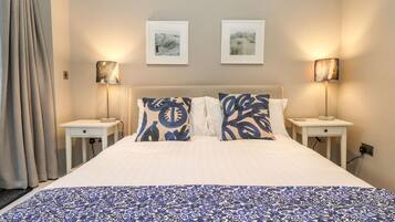 2 bedrooms, individually decorated, individually furnished, free WiFi