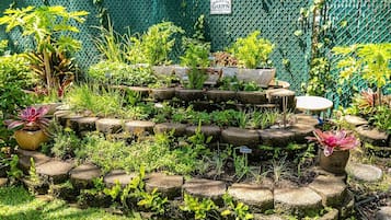 Condo, 2 Bedrooms | Property grounds