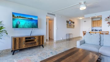 Kondominium, 2 kamar tidur | Area keluarga | Smart TV