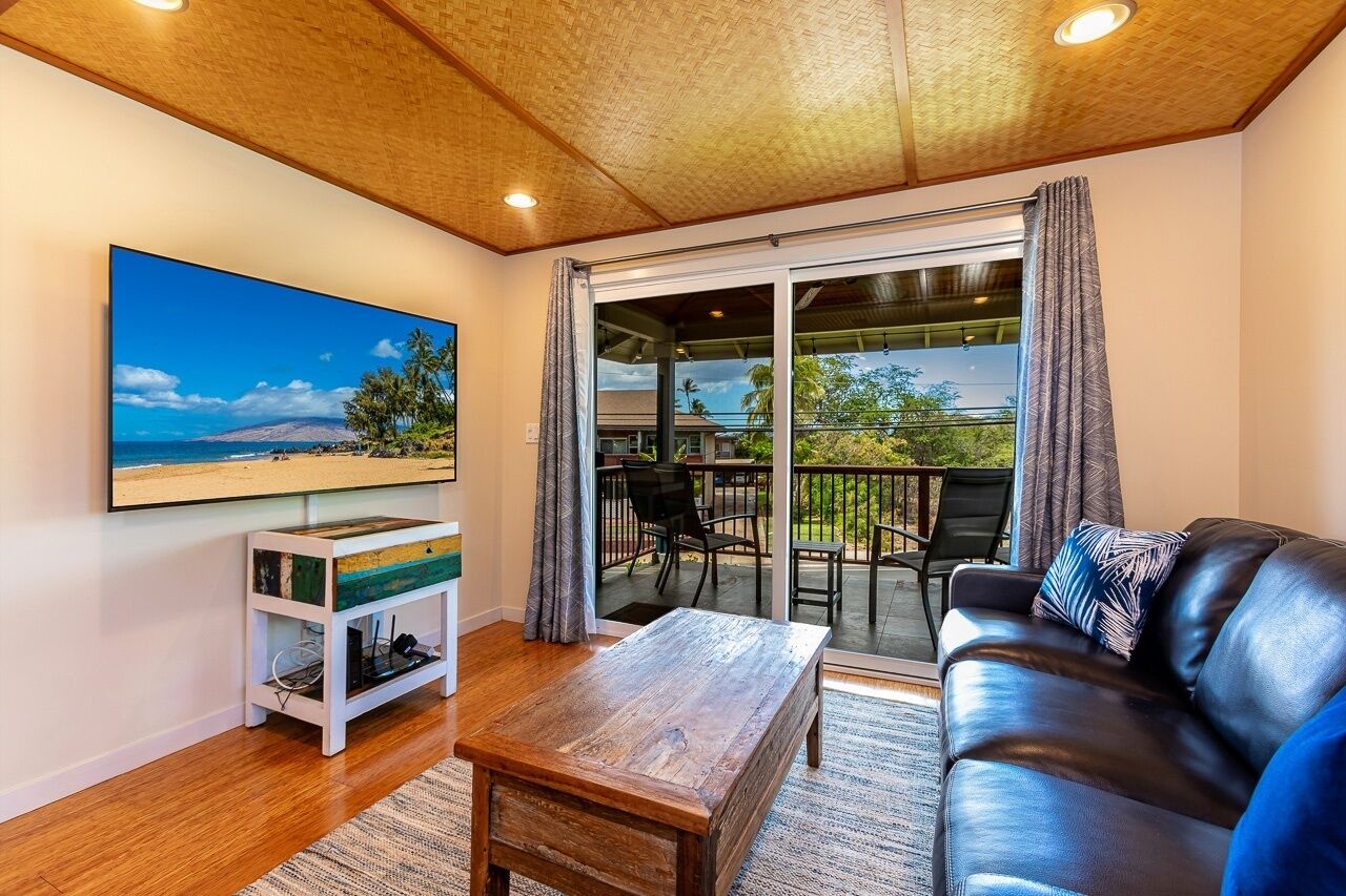 House, 4 Bedrooms | Living area | Smart TV