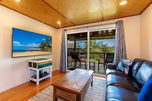 獨棟房屋, 4 間臥室 | 起居區 | 智慧型電視