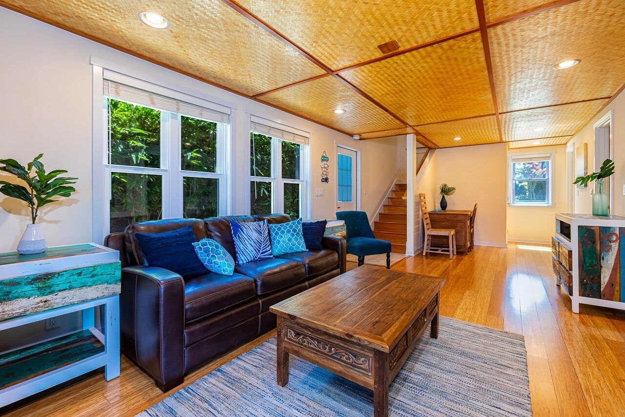 House, 4 Bedrooms | Living area | Smart TV