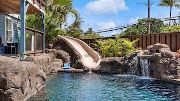 House, 4 Bedrooms | Pool