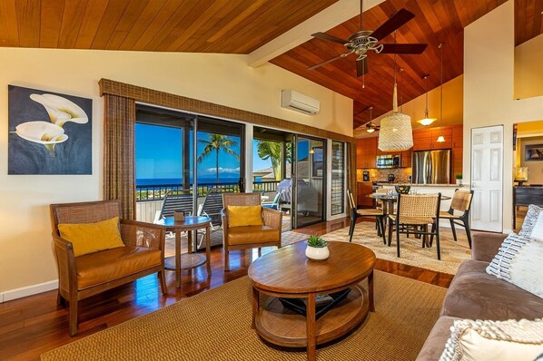 Condo, 1 Bedroom | Living area