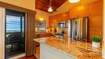 Condo, 1 Bedroom | Private kitchen