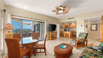 Condo, 2 Bedrooms | Living area