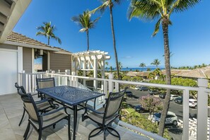 Condo, 2 Bedrooms | Property grounds