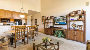 Condo, 2 Bedrooms | Interior