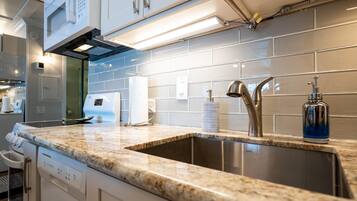 Studio | Dapur peribadi | Mesin basuh pinggan mangkuk