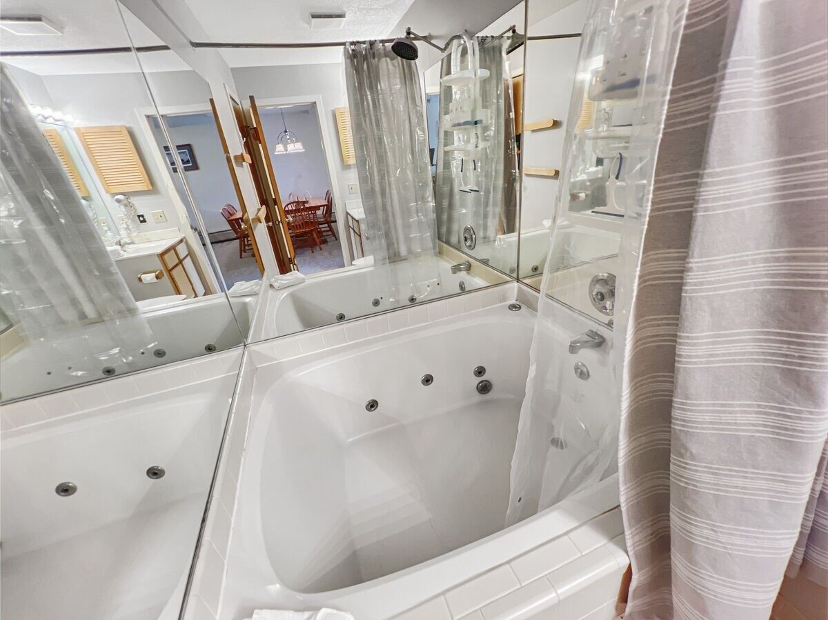 Condo, 1 Bedroom | Bathroom | Towels