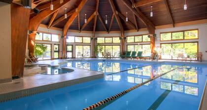 Woods Resort and Spa by RedAwning