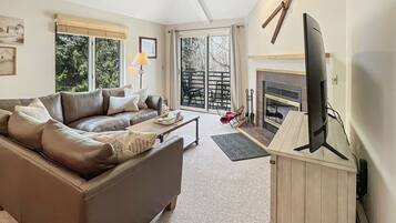 Condo, 1 Bedroom | Living area | Smart TV