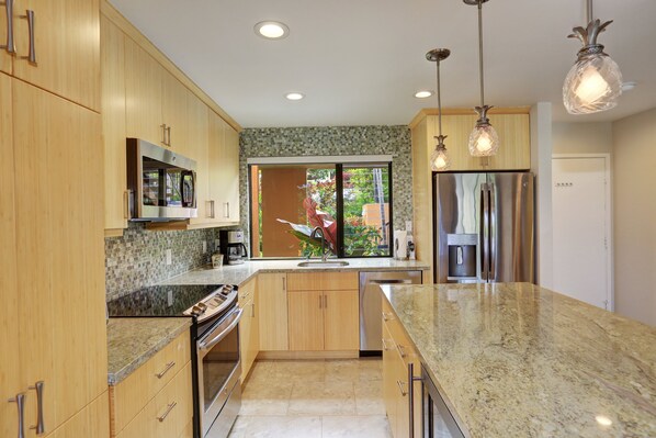 Condo, 1 Bedroom | Private kitchen