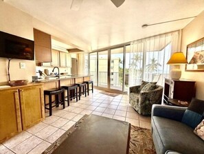 Condo, 2 Bedrooms | Living area