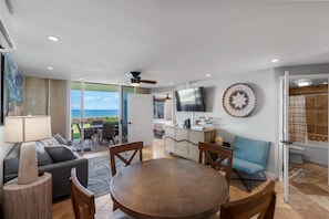 Condo, 2 Bedrooms | Interior