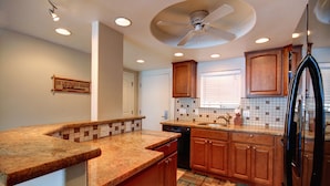 Unclassified image, 4 of 30, button - Kihei Beach, #402 2 Bedroom Condo by RedAwning (Kihei)