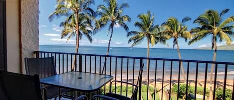 Condo, 2 Bedrooms | Property grounds