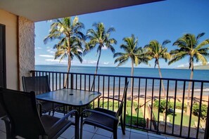 Condo, 2 Bedrooms | Property grounds