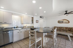 Private kitchen - Kihei Beach, #306 1 Bedroom Condo by RedAwning (Kihei)