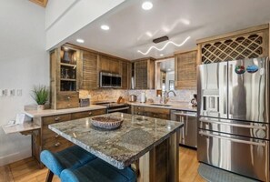 Leilighet, 2 soverom | Eget kjøkken | Kjøleskap, ovn og kaffetrakter/tekoker