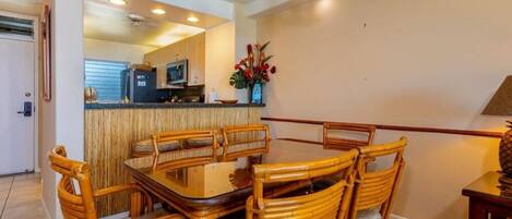 Condo, 2 Bedrooms | Dining