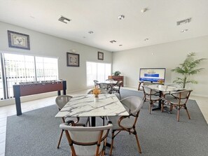 Casa, 4 habitaciones | Restaurantes