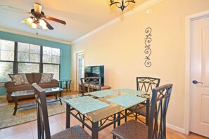 Appartamento, 3 camere da letto | Pasti in camera