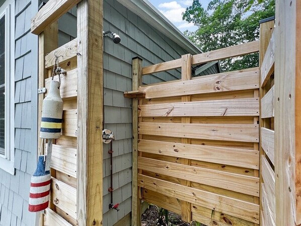 House, 2 Bedrooms | Exterior - Family Tides - Y850 Beautiful Home Only A 10 Minute Walk To Short Sands Beach! 2 Bedroom Home by Redawning (York Beach)