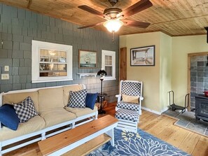 Maison, 2 chambres | Coin séjour