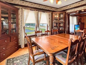 House, 4 Bedrooms | Dining