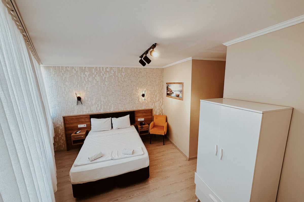 Minibar, desk, blackout curtains, soundproofing