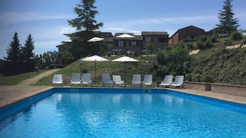 Piscina stagionale all'aperto