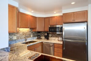 Condo, 1 Bedroom | Private kitchen