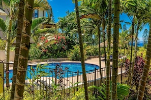 A heated pool - Kapalua Golf Villas by Coldwell Banker Island Vacations (Lahaina)