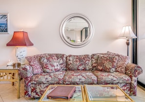 Condo, 1 Bedroom | Living area